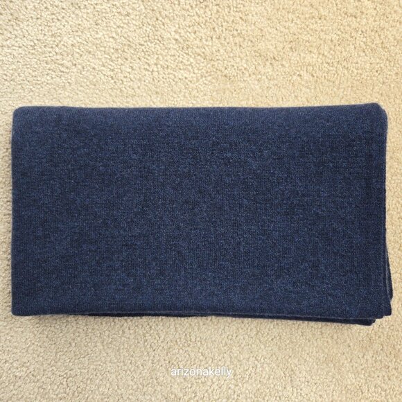 NWOT Tuckernuck Midnight Cashmere Blanket Scarf in Navy - Picture 12 of 16